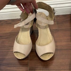 Kenneth Cole wedge